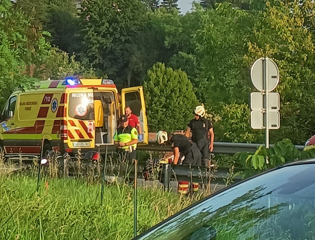 Immagine per Perde il controllo dello scooter e cade, ferito un uomo a Šempeter